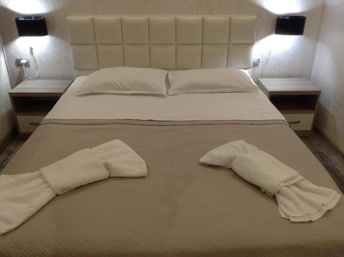 Hotel Chaika コブレチ エクステリア 写真